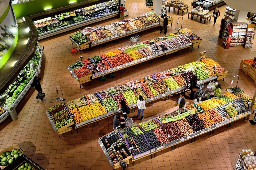 The True Cost of Food in the USA: Grocery Stores vs Restaurants Guide (2026)